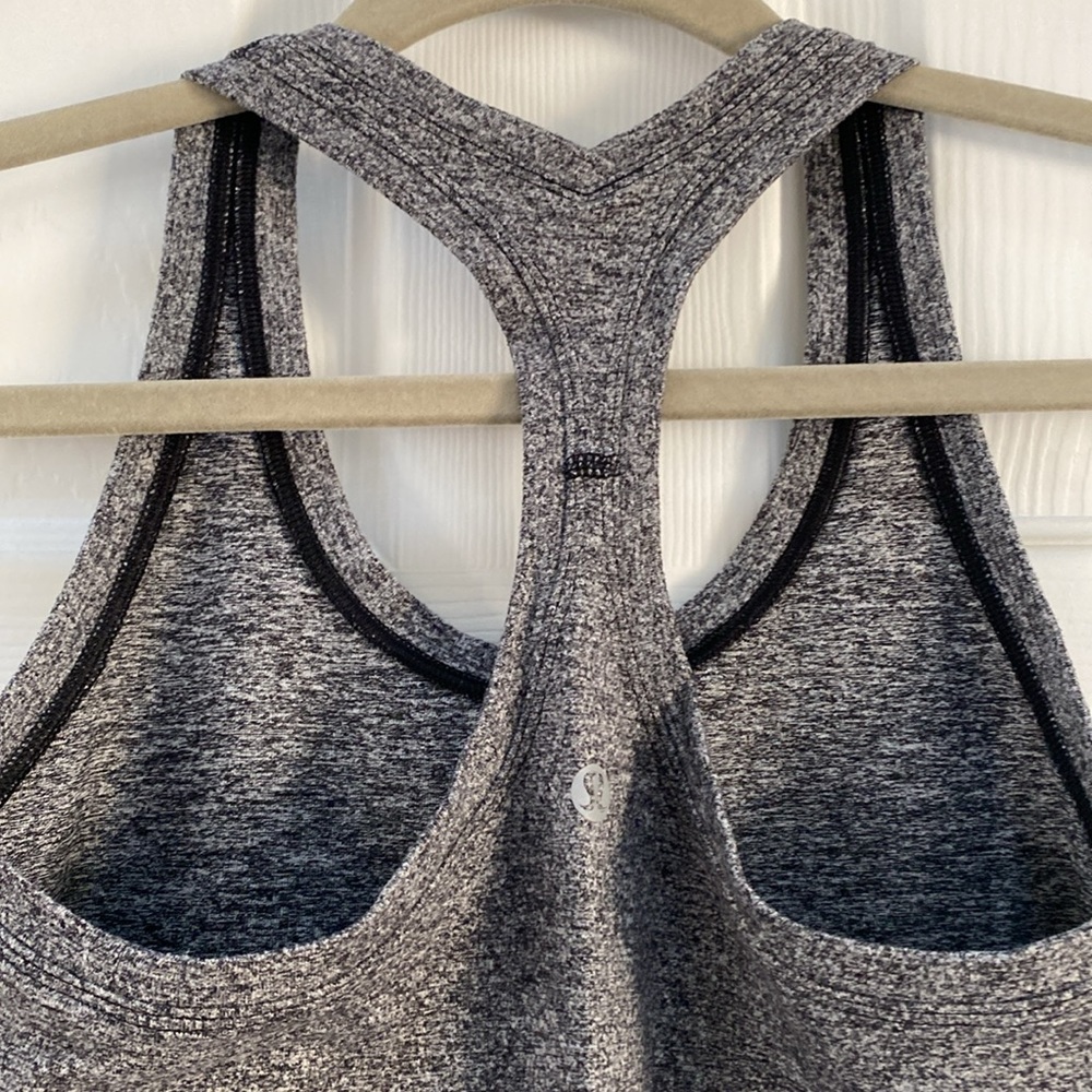 LuluLemon Razorback Tank - Picture 3 of 5